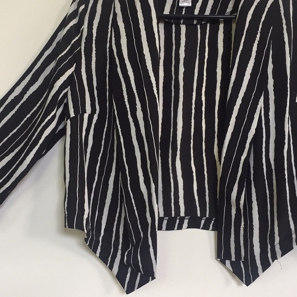 Silk black and white blazer - Picture 2 of 3